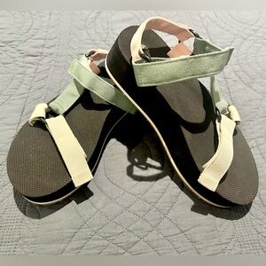 O’Rageous Stylish Women's Sandals in Black and Cream-8